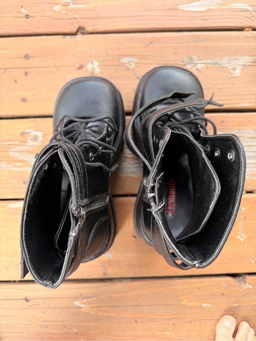 Demonia Shaker-65 Black Lace-Up Platform Ankle Boots - Picture 10 of 14